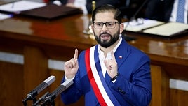 Boric revive el aborto y reformas laborales en su tercera cuenta pública para reencantar a su base