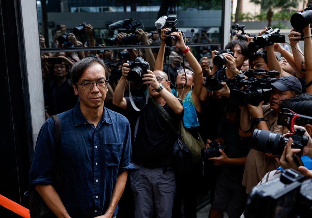 Chung Pui-kuen, a las puertas del Tribunal hongkonés