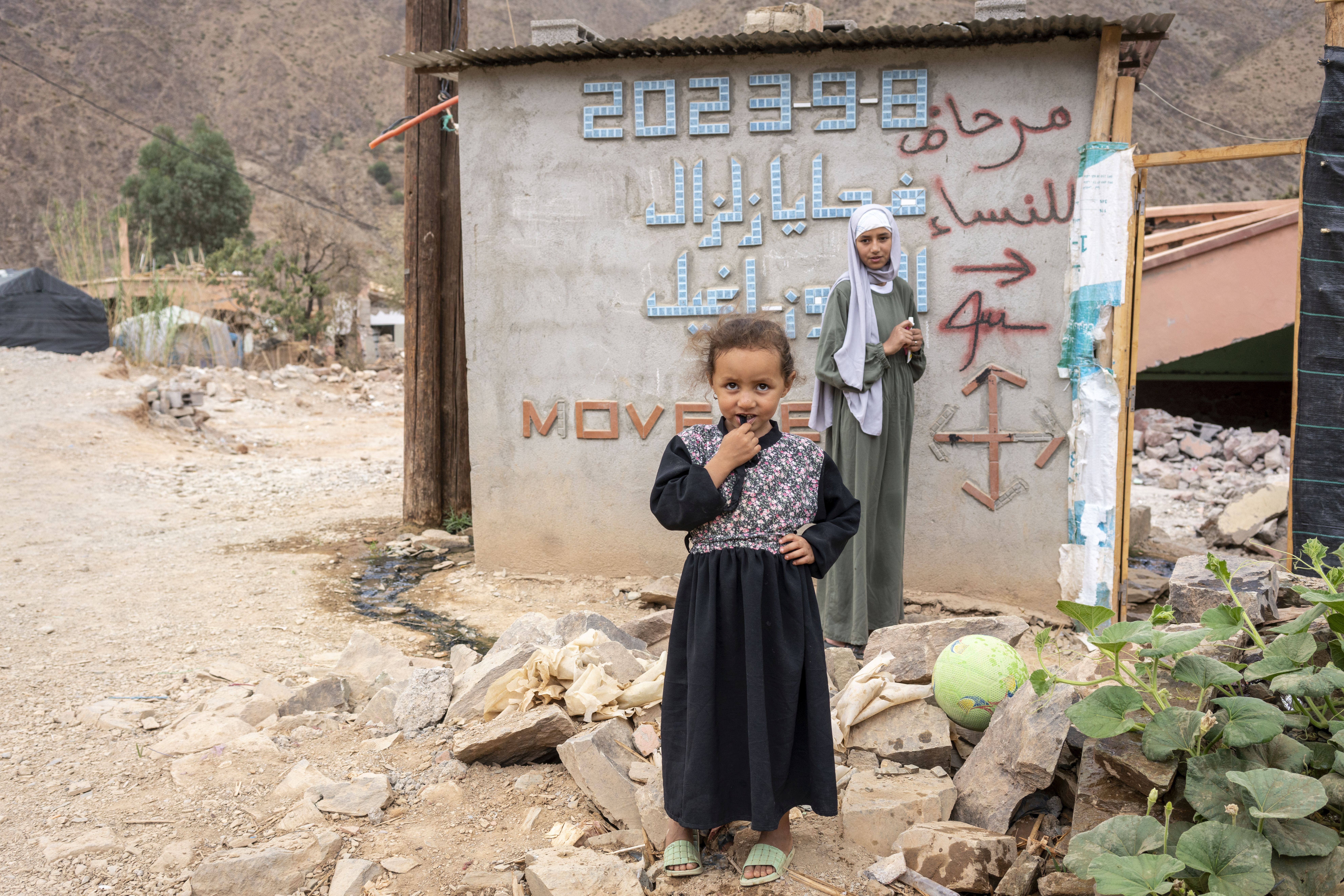 En Ighil, una inscripción recuerda que el 8 de septiembre de 2023 sus vidas cambiaron