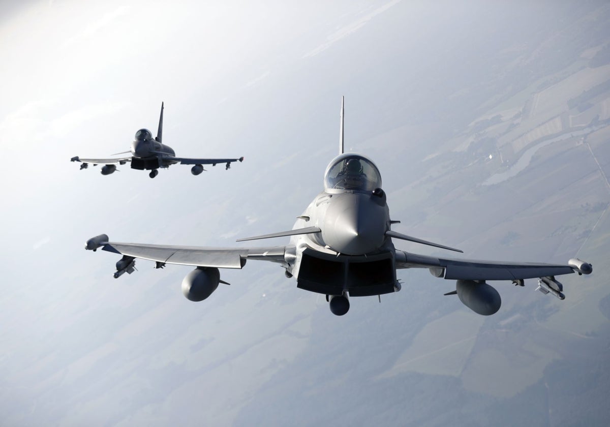 Aviones eurofighter de la Fuerza Aérea Italiana participan en una misión de la Policía Aérea del Báltico de la OTAN