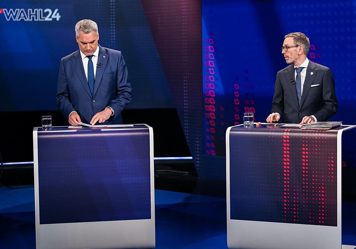 El canciller austríaco, Karl Nehammer, y el líder del Partido de la Libertad de Austria (FPÖ), Herbert Kickl