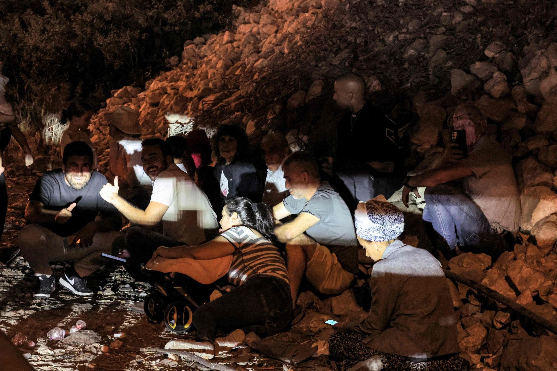 Varias personas se han tenido que refugiar en el primer sitio que han tenido cerca