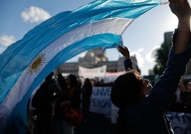 Una multitud sale a las calles en Argentina en defensa de la universidad pública