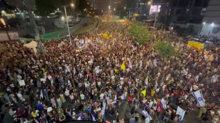 Una protesta en Tel Aviv exige un alto el fuego y la vuelta de los rehenes cautivos en Gaza