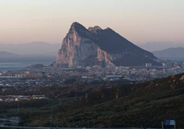 Reino Unido devuelve la colonia de Chagos, ¿sería un precedente para Gibraltar o las Malvinas?