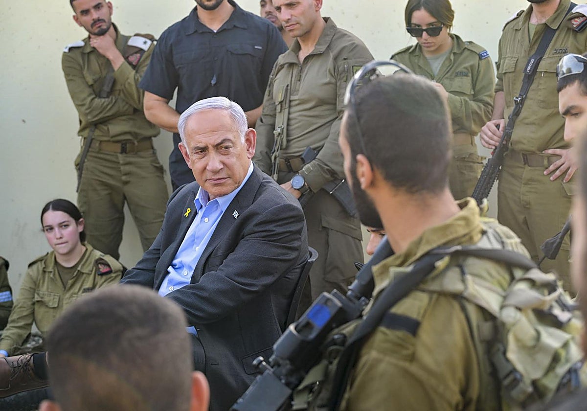 El primer ministro de Israel, Benjamín Netanyahu, visita este lunes la base militar de Golani