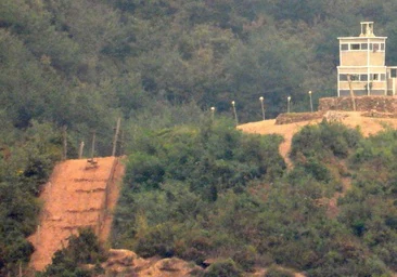 Corea del Norte da un paso más en la escalada belicista y dinamita las carreteras que conectan con su vecino del Sur