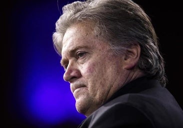 Steve Bannon, quien fuera asesor de Trump, sale de prisión tras cumplir una condena por desacato