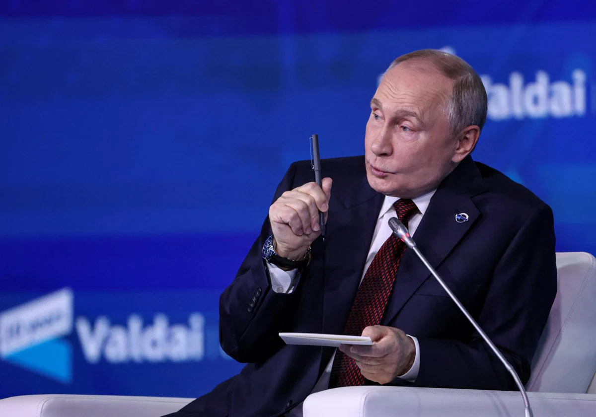 El presidente ruso Vladimir Putin este jueves asiste a una sesión plenaria en el marco de la 21ª reunión anual del Club de Debate Valdai