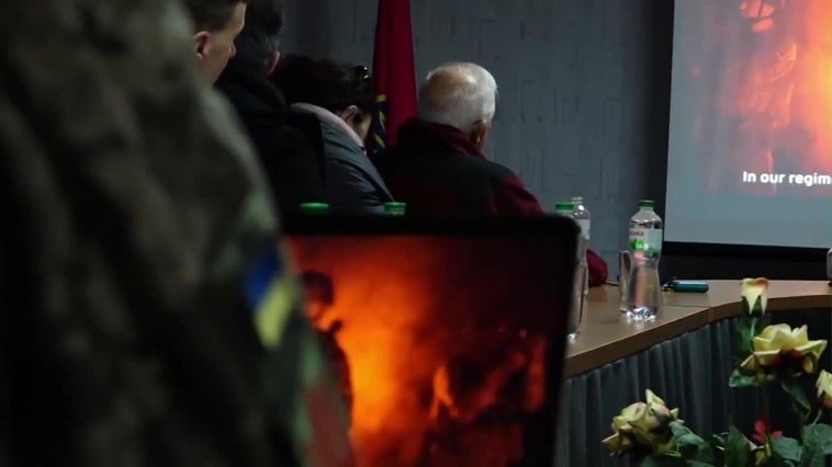 Borrell visita un centro de instrucción militar en Ucrania