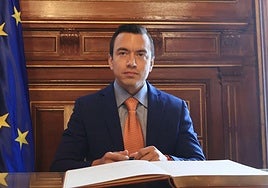 Noboa encarga la vicepresidencia a una funcionaria y Verónica Abad impugna la decisión