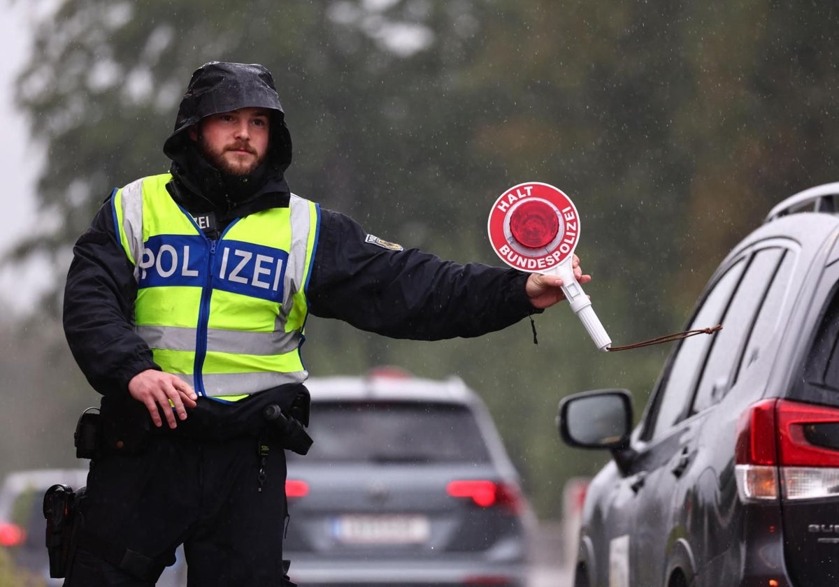 La policía alemana inicia controles fronterizos para limitar la migración irregular