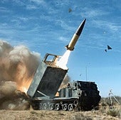 Biden autoriza a Ucrania a atacar Rusia con misiles de largo alcance de EE.UU.