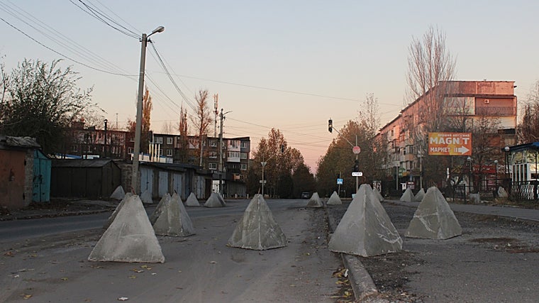 Dientes de dragon en el centro de Pokrovsk