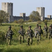 Suecia y Finlandia distribuyen entre sus ciudadanos guías para preparse para la guerra