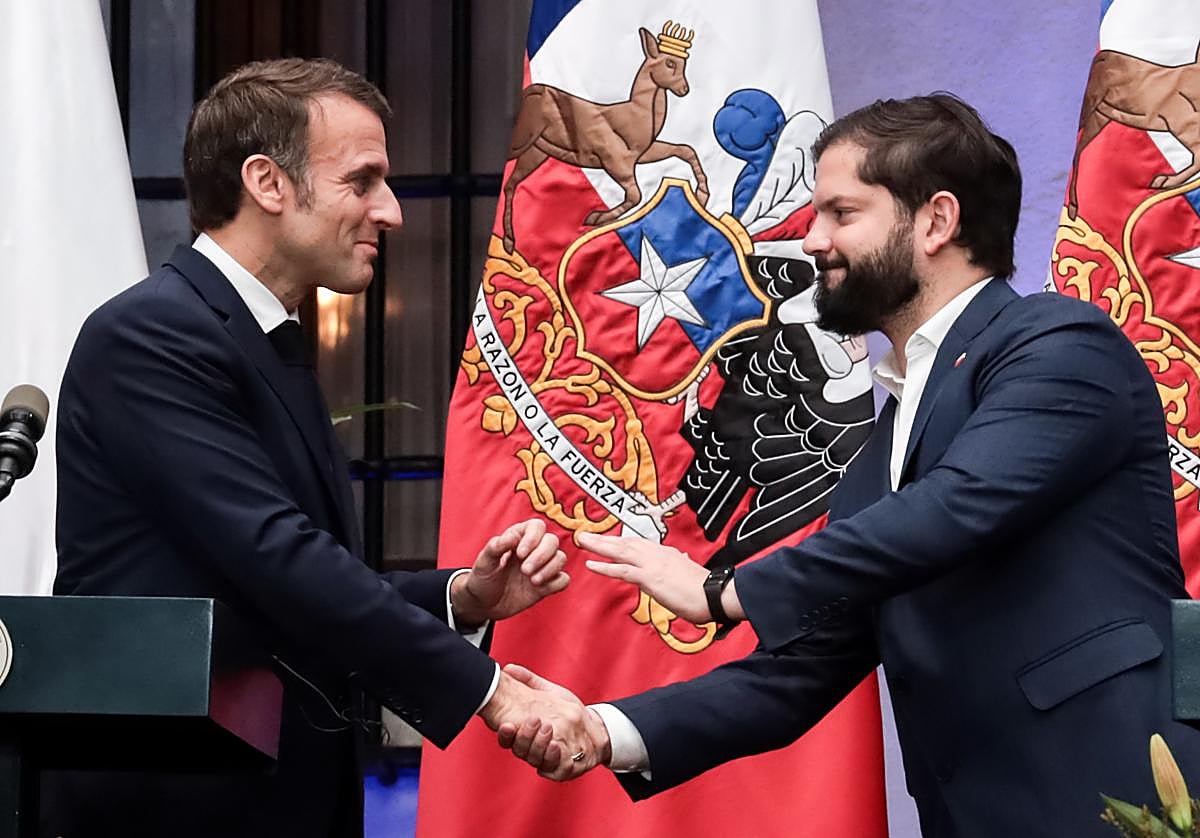 Los presidentes de Francia y Chile, Emmanuel Macron y Gabriel Boric, respectivamente