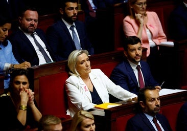 Le Pen y las izquierdas pueden dejar a Francia sin Gobierno ni presupuestos del Estado