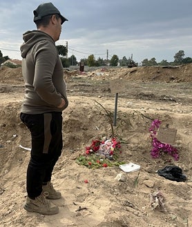 Imagen secundaria 2 - Una fosa temporal, a la espera de la retirada de Israel