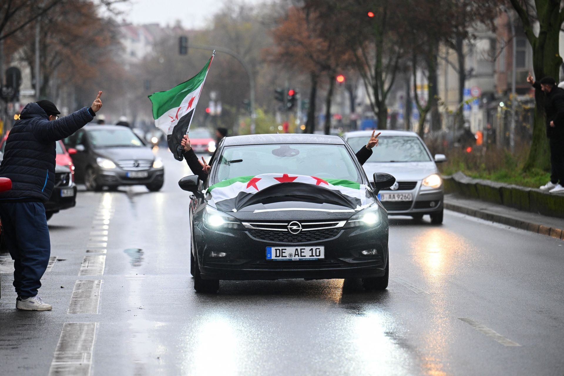 Sirios en Berlín celebran la caída de Assad