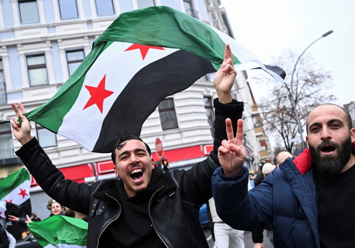 Sirios en Berlín celebran la caída de Assad