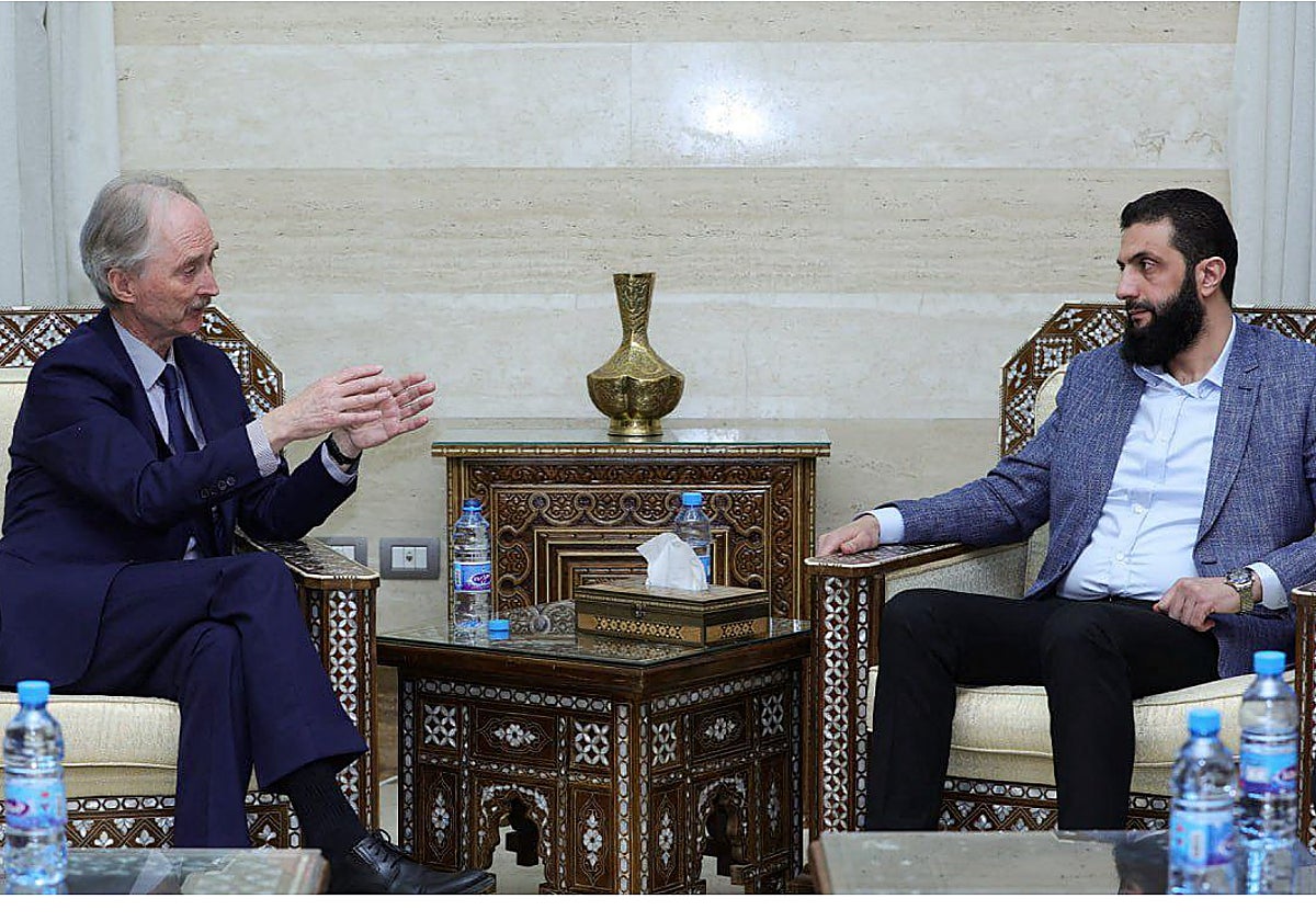 El enviado de la ONU para Siria, Geir Pedersen, se reunió con el líder de facto de Siria, Ahmed al Sharaa