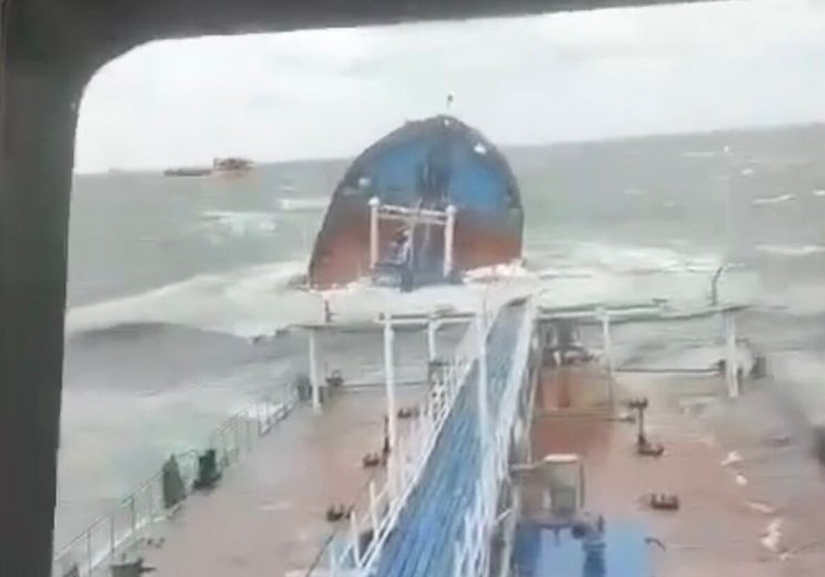 Hundimiento del petrolero rusoel Volgoneft 212