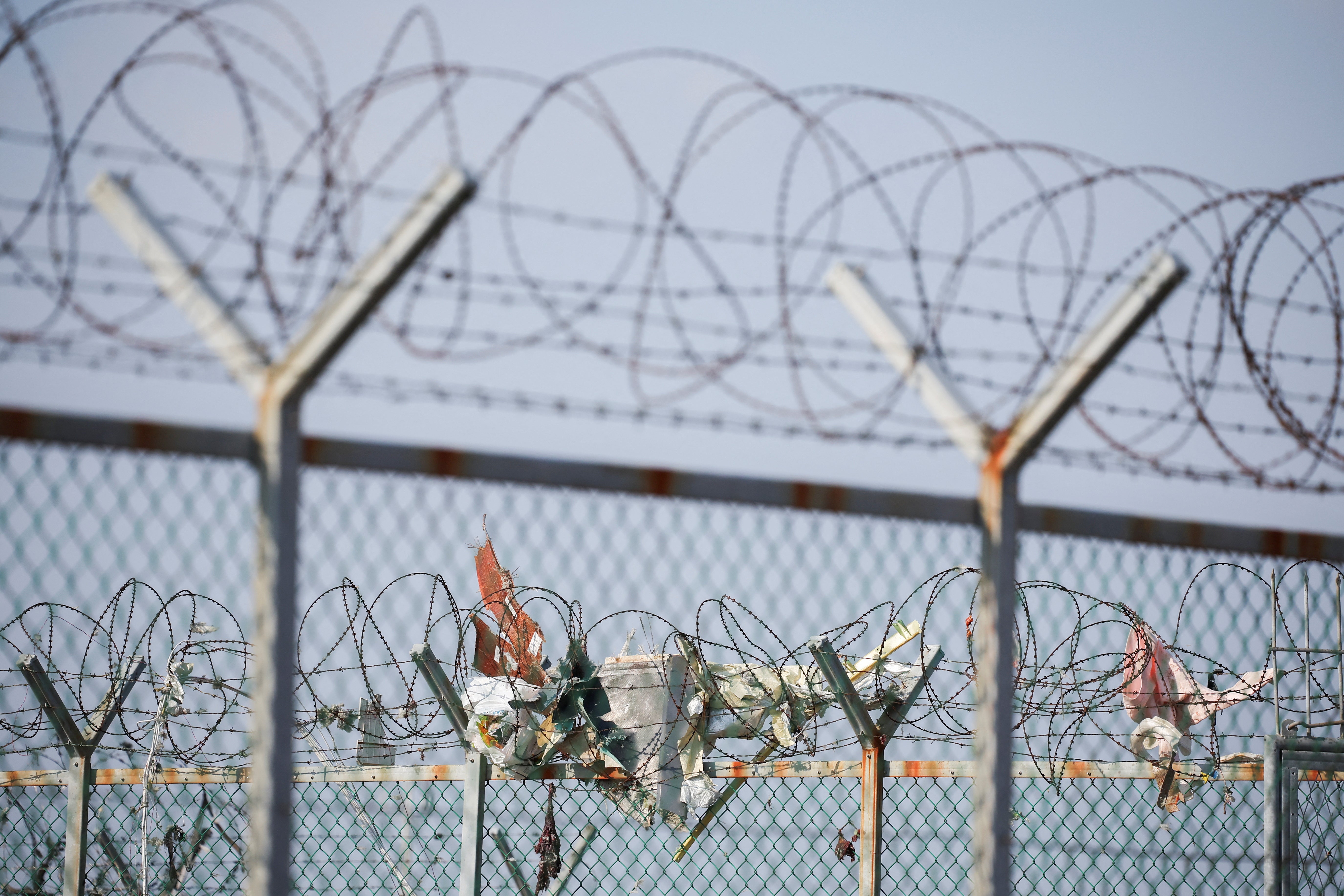 Las imágenes tras el accidente de avión con 181 pasajeros en Corea del Sur