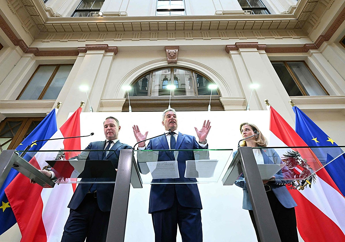 Los líderes de los partidos austriacos socialista (SPÖ), conservador (ÖVP) y liberales (Neos)