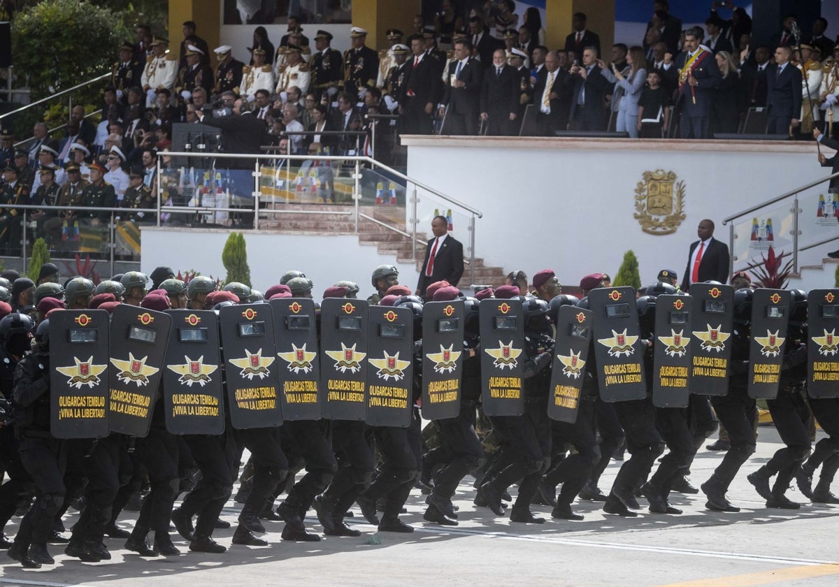 Militares desfilando el pasado verano en Caracas, con motivo del Día de la Independencia de Venezuela