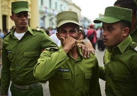 Trece militares desaparecidos tras varias explosiones en un almacén de material bélico en Cuba