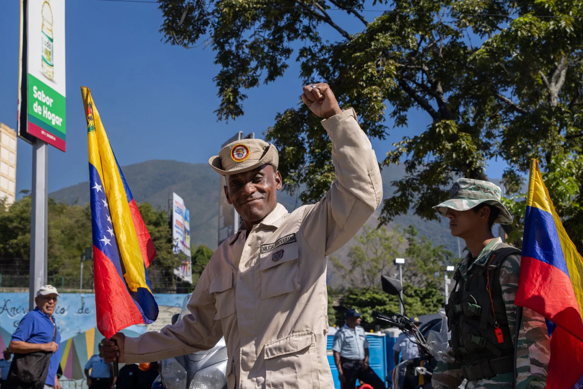 En imágenes | Miles de personas se unen en Venezuela a las protestas contra Maduro