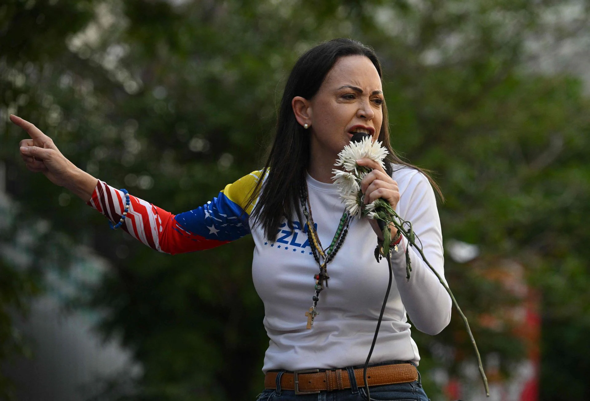 En imágenes | Miles de personas se unen en Venezuela a las protestas contra Maduro