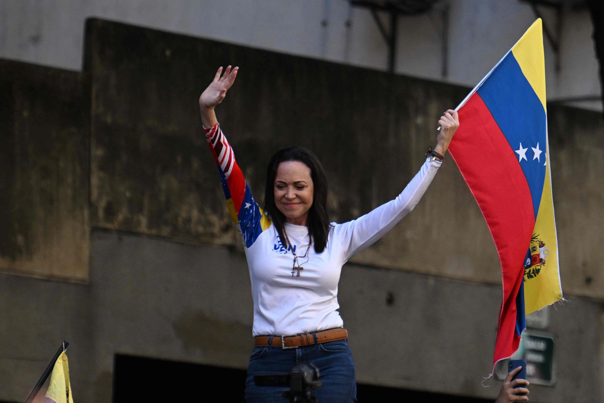 En imágenes | Miles de personas se unen en Venezuela a las protestas contra Maduro