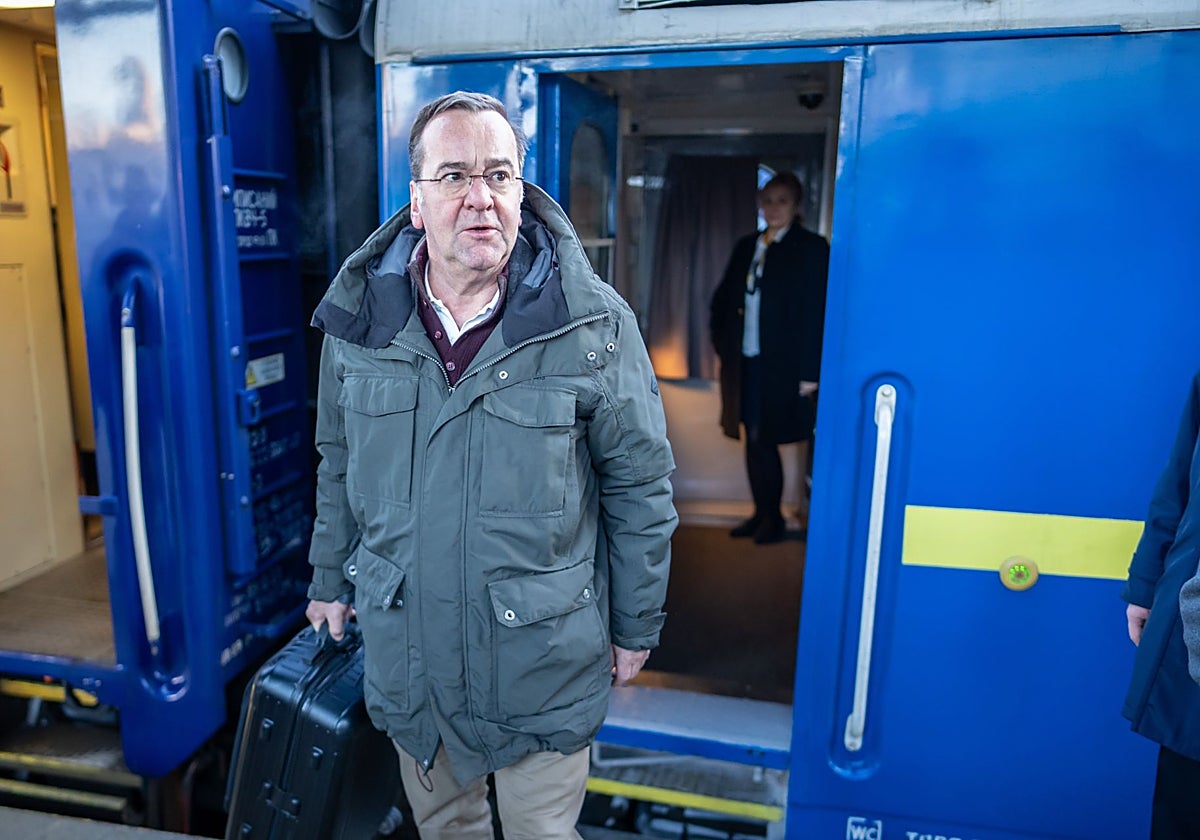 El ministro alemán de Defensa, Boris Pistorius, llega a Kiev