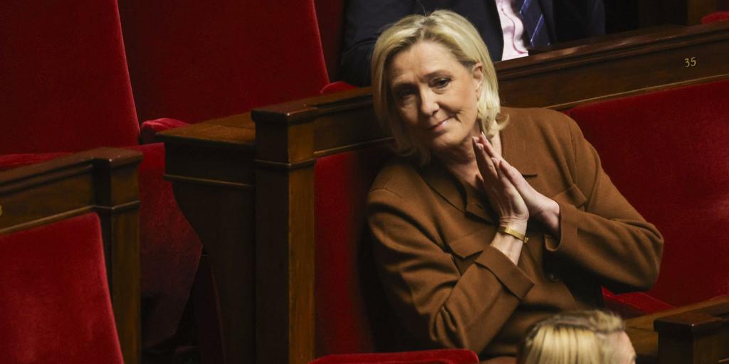 La estabilidad de Francia queda en manos de Marine Le Pen tras la moción de censura contra el Gobierno de Bayrou