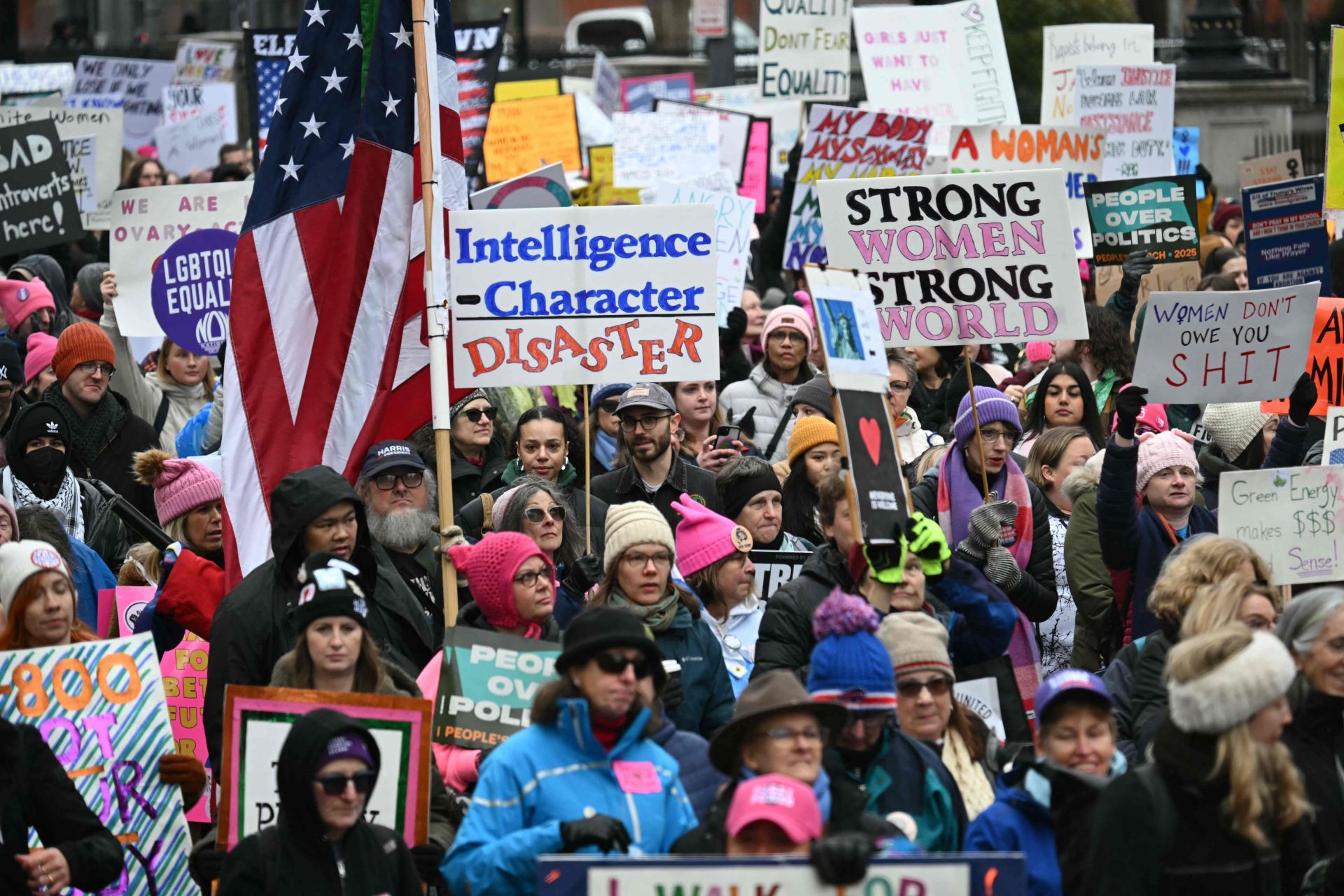 Miles de personas se manifiestan contra Trump en Washington