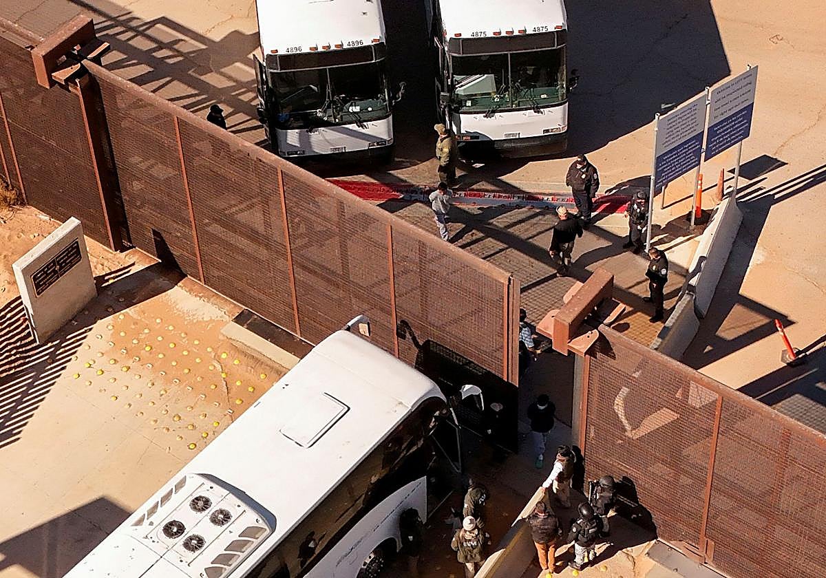 Migrantes son expulsados ​​de Estados Unidos a México, en Ciudad Juárez