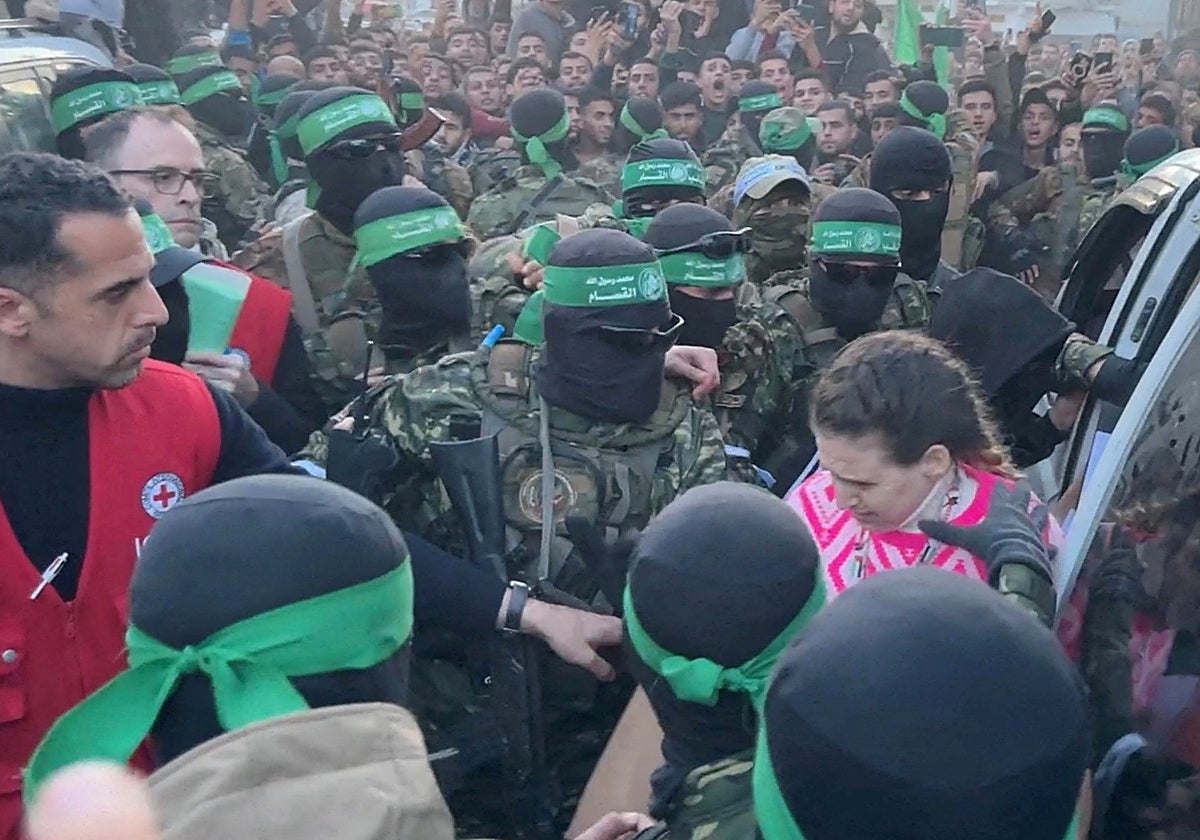 El pasado 19 d enero, activistas palestinos de Hamás entregaron a Doron Steinbrecher, retenida en Gaza desde el 7 de octubre de 2023