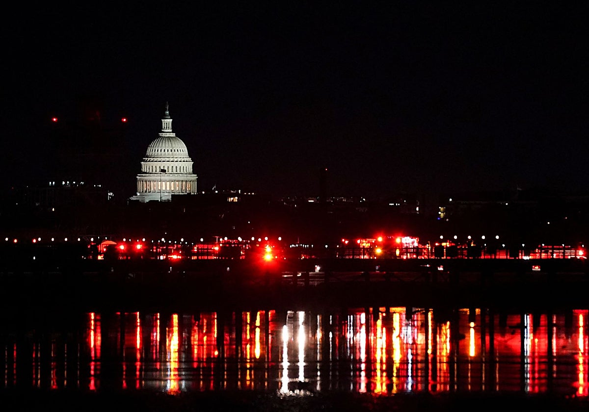 El Capitolio de Washington de fondo en el lugar del accidente