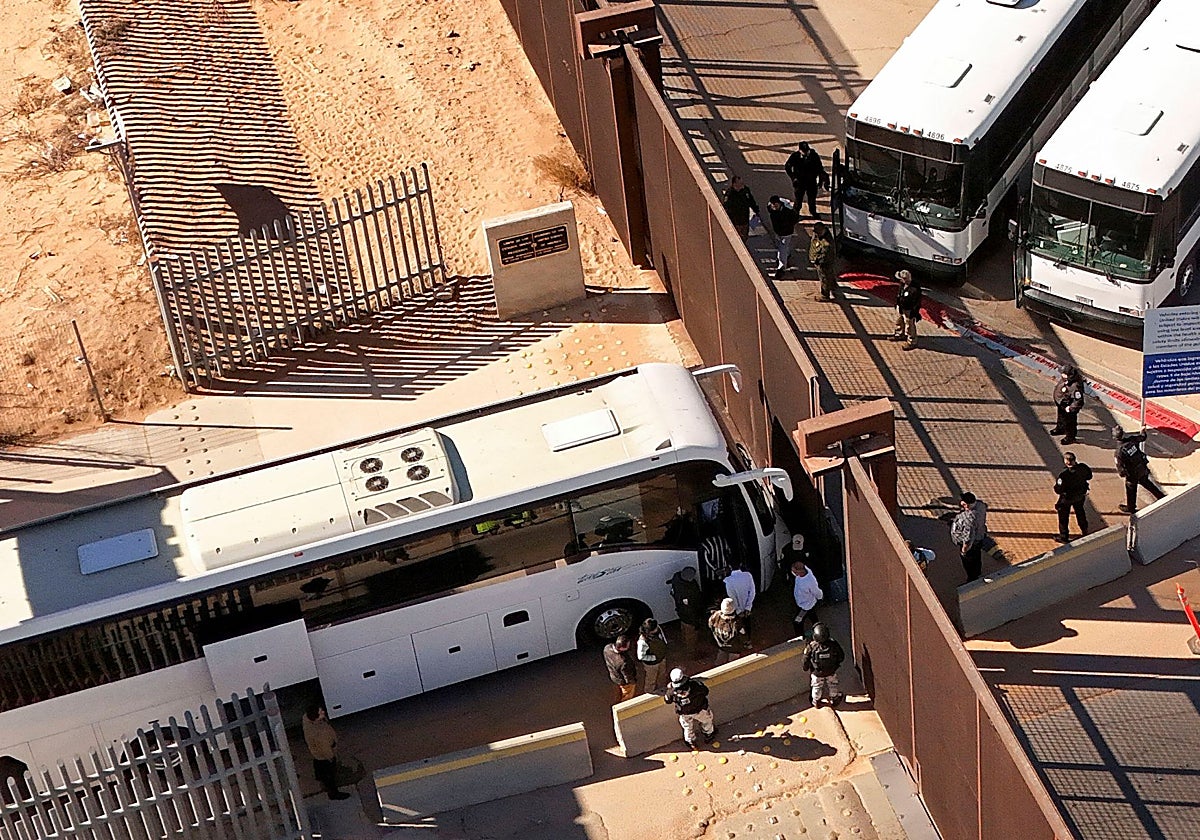 Migrantes son expulsados de Estados Unidos a México , en Ciudad Juárez