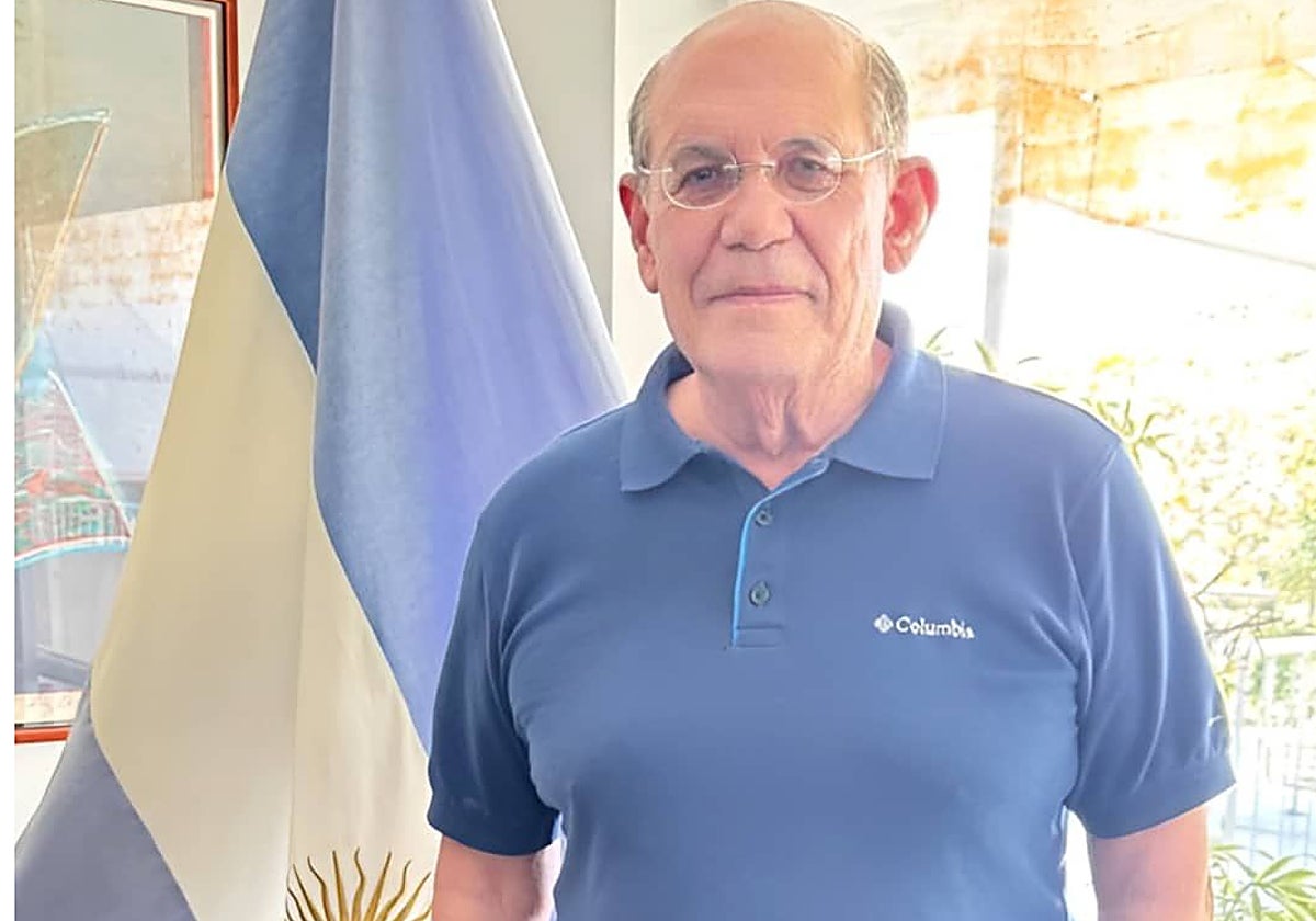 Omar González en la Embajada de Argentina en Caracas