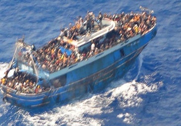 La Guardia Costera griega, acusada de «graves omisiones» en el naufragio en el que murieron 600 inmigrantes en Pylos