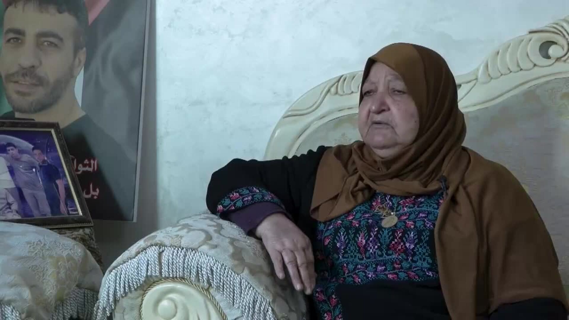 Una madre palestina denuncia la prohibición de salir de Cisjordania para visitar a sus hijos