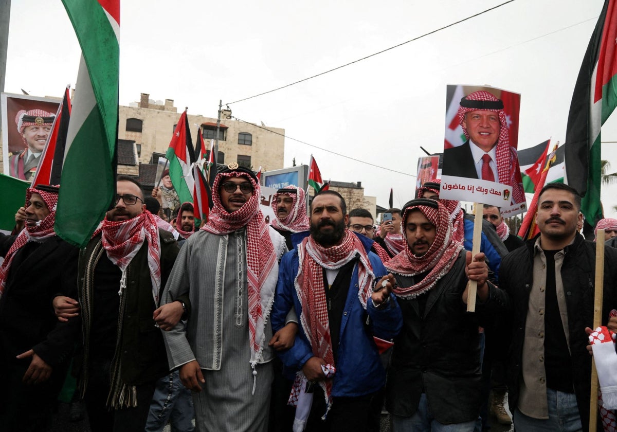 Manifestación en apoyo a los palestinos cerca de la embajada de Estados Unidos en Amán