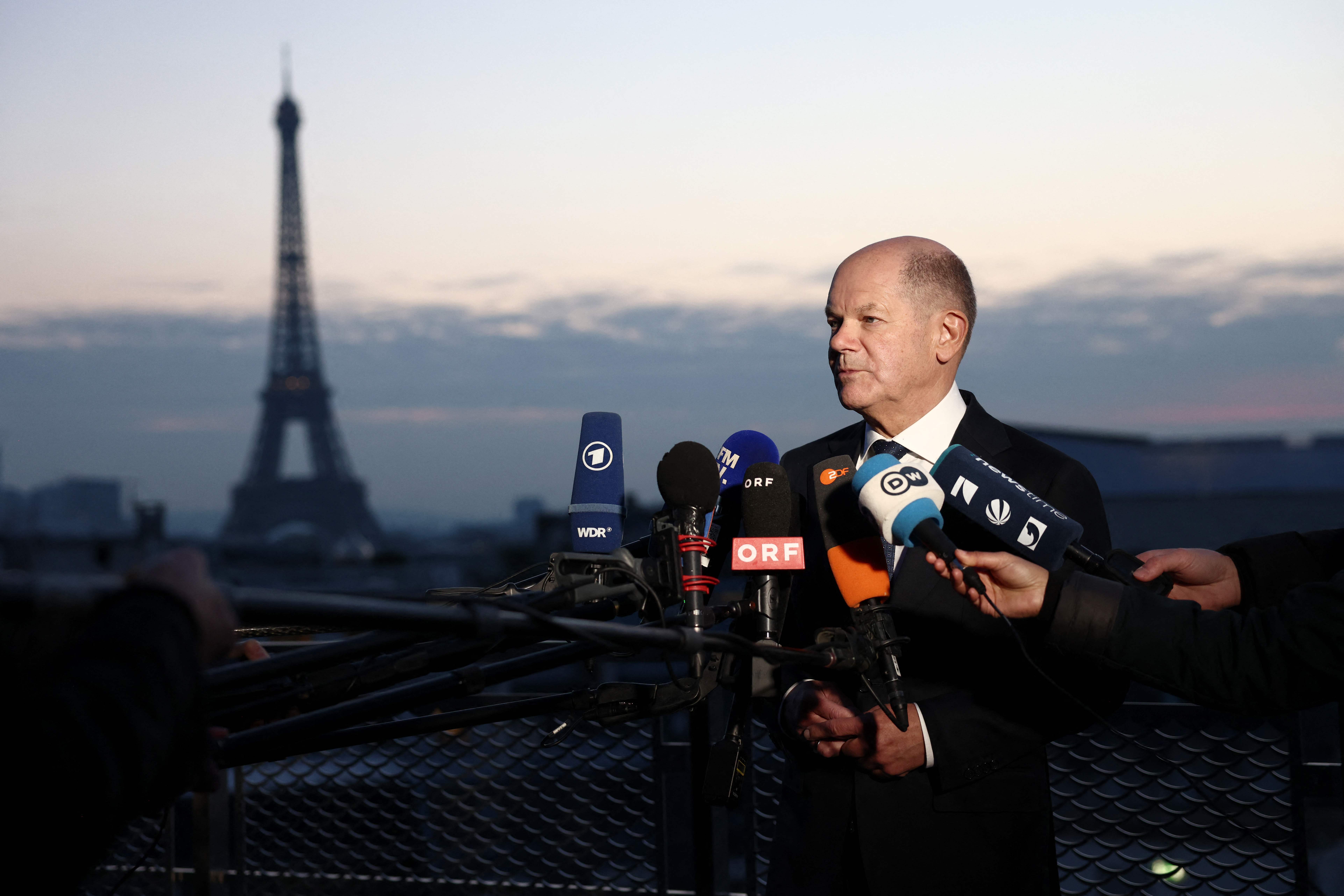 Olaf Scholz da una declaración tras la cumbre informal de líderes europeos