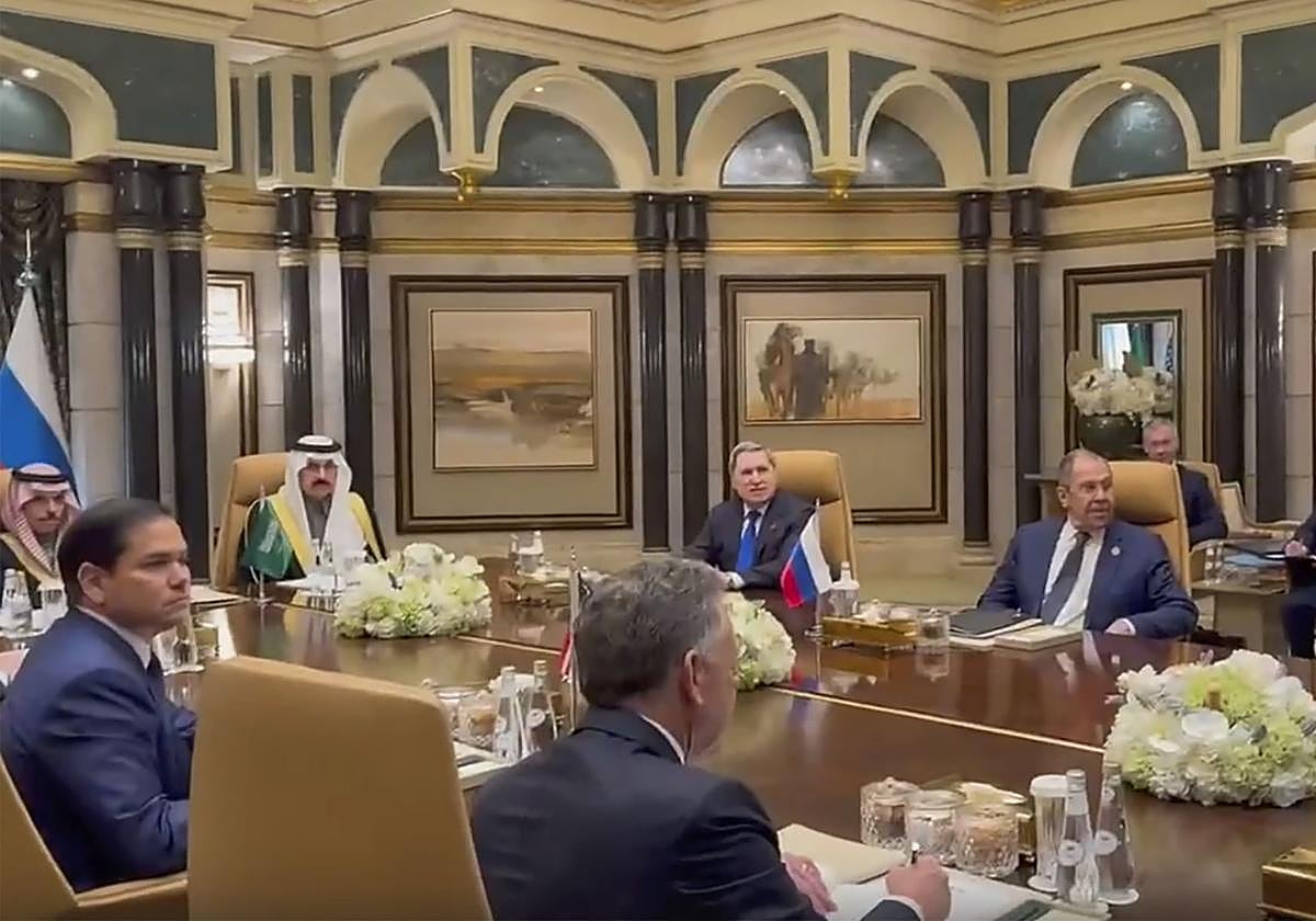 Marco Rubio y Serguéi Lavrov encabezan las delegaciones de EE.UU. y Rusia reunidas este martes en Riad