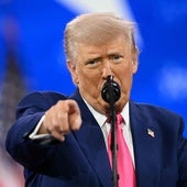 Trump alaba el «gran trabajo» de Abascal en la cumbre conservadora