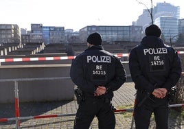 El principal sospechoso del ataque con cuchillo en el monumento del Holocausto en Berlín comparte las creencias del Estado Islámico, según los fiscales