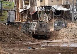 Israel arrasa con tanques y excavadoras el campo de refugiados de Yenín, en Cisjordania