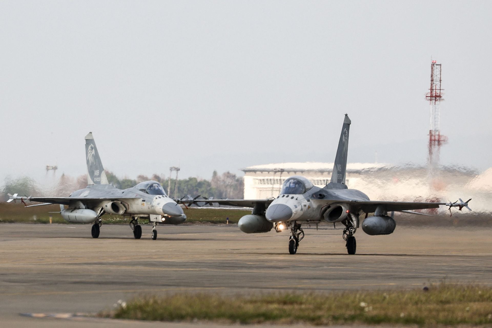 Taiwán moviliza su fuerza aérea